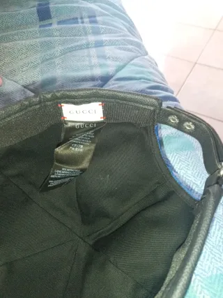 Cappello Gucci Blu con Logo Oro