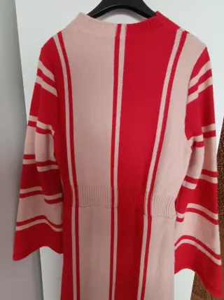 Vestido de punto con rayas