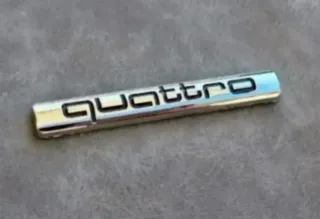 Emblema QUATTRO para Maletero de Audi Color Cromo