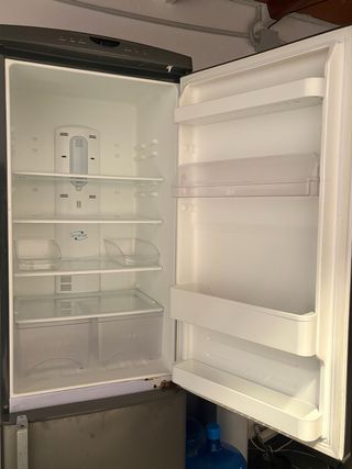 HOY LIQUIDACIÓN POR MUDANZA Nevera en muy buen est