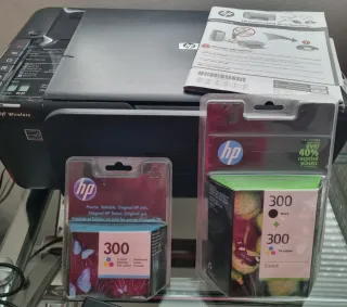Impresora HP Deskjet F4500+2 cartuchos de tinta