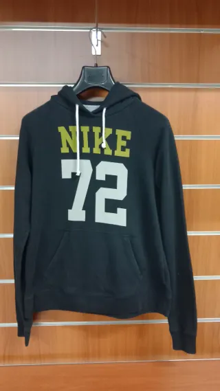 Felpa Nike nera con numero 72