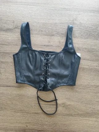 Top Corsé Negro con Cordones