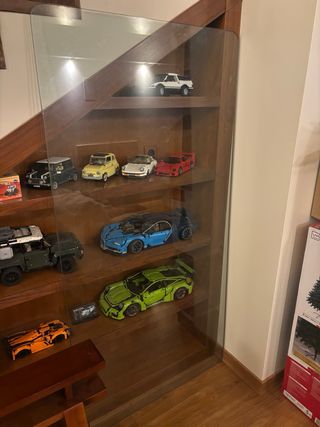 Mesa de madera y cristal