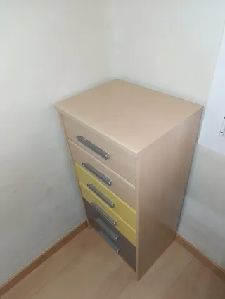 Cajonera de madera juvenil de buena calidad