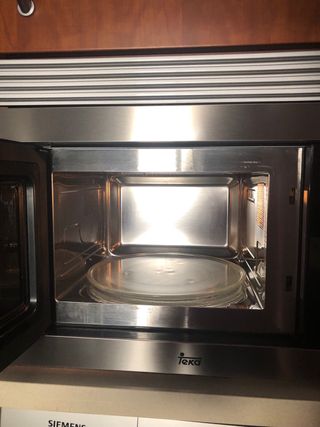 Microondas integrable Teka