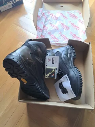 Botas Iturri Negras Gore-Tex