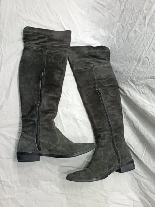 Botas Mosqueteras Cuplé Ante Gris