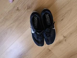 Nike Rival Distance 41 clavos