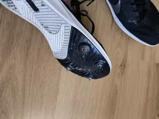 Nike Rival Distance 41 clavos