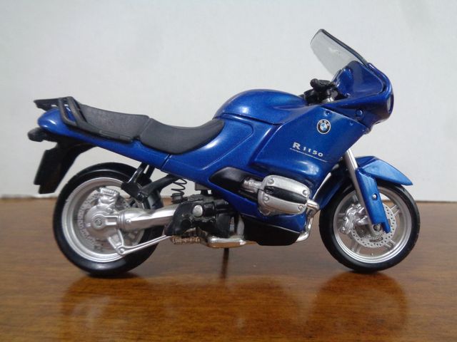 Maqueta Moto BMW R1150 (1:18)