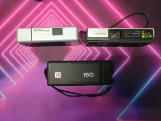 Set di tre fotocamere compatte anni '80