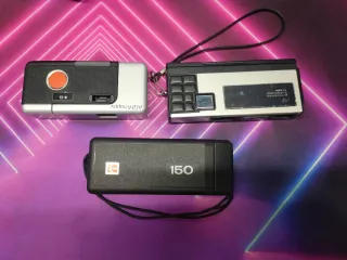 Set di tre fotocamere compatte anni '80