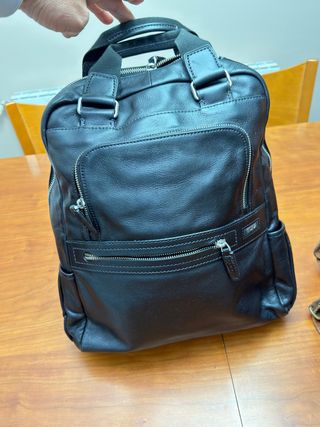 Bolso de piel negro