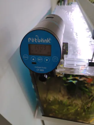 Acuario 100L con mueble blanco