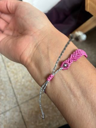 Pulsera micro macramé con piedra