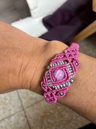 Pulsera micro macramé con piedra
