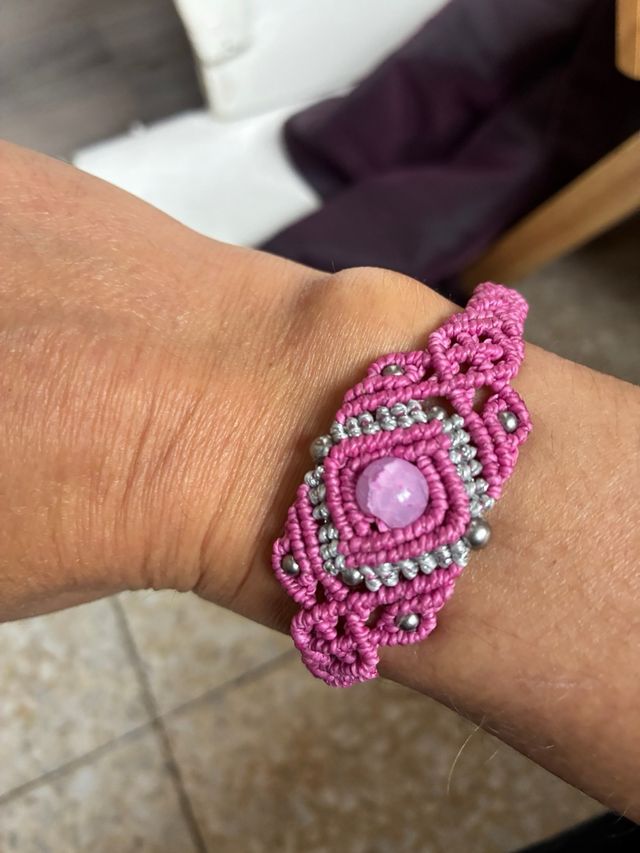 Pulsera micro macramé con piedra