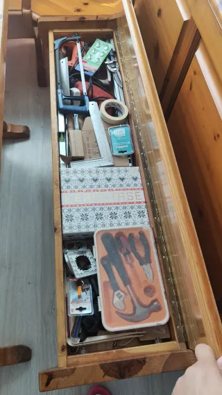 Rinconera rústica de madera para comedor