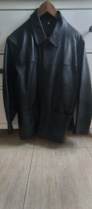 Chaqueta de piel auténtica negra