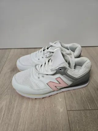 Playeras de mujer blancas y rosas