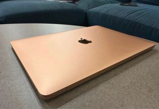 MacBook Air 2020 ( Air pods pro de regalo )