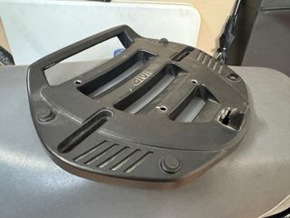 Soporte Bandeja Baúl GIVI