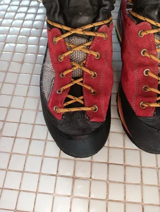 Stivali da Montagna Garmont Tower GTX