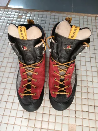 Stivali da Montagna Garmont Tower GTX