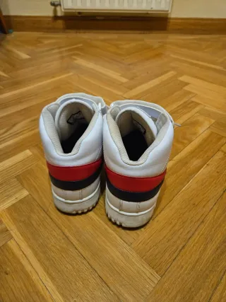 Zapatillas Fila Hombre Blancas y Rojas