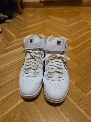Zapatillas Fila Hombre Blancas y Rojas