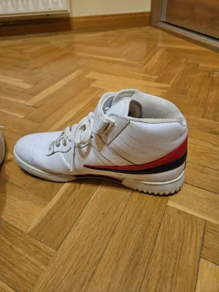 Zapatillas Fila Hombre Blancas y Rojas