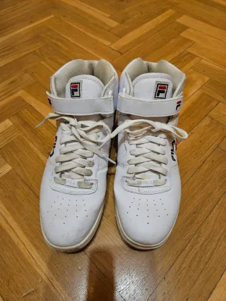 Zapatillas Fila Hombre Blancas y Rojas