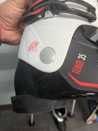 Pack Esquí: Botas, Esquís, Bastones, Casco, Guante