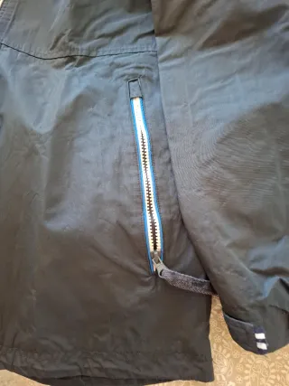 Cortavientos azul marino