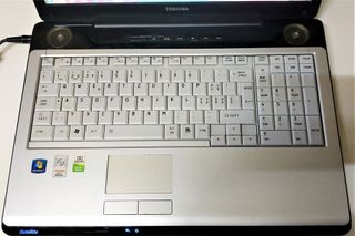 Portátil Toshiba 17-Pulgadas- W10 PRO