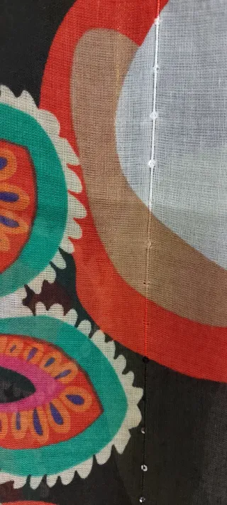 Foulard Desigual Multicolor su sfondo nero