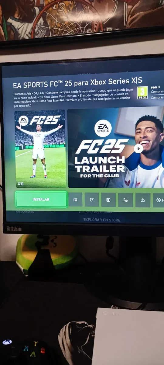 Xbox Series S senza controller con giochi dettagliati