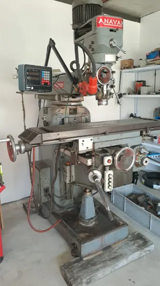 Fresadora de torreta ANAYAK