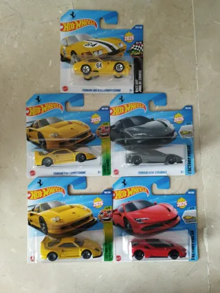 Lote 5 Hot Wheels Ferrari