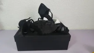 Zapatos de baile latino negros con pedrería