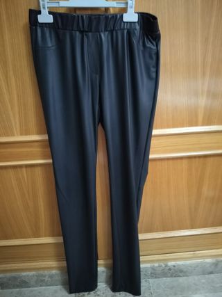 Pantalones efecto piel Skinny negros