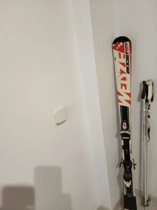 Esquís y bastones 1,30 de alturas