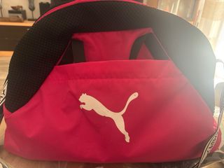 Mochila deportiva Puma rosa y negra