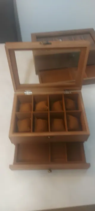 Scatola porta orologi in legno