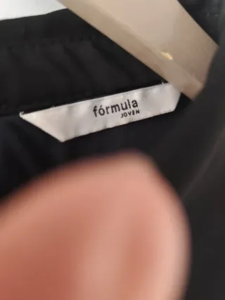 Blusa de encaje azul con cuello Peter Pan