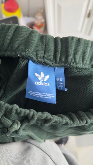 Pantalón joggin Adidas verde