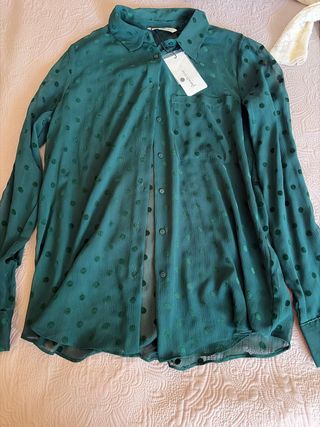 Blusa Stradivarius Verde. sin estrenar
