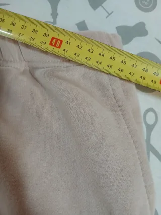 Jogger beige polar talla 46