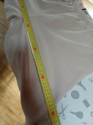 Jogger beige polar talla 46